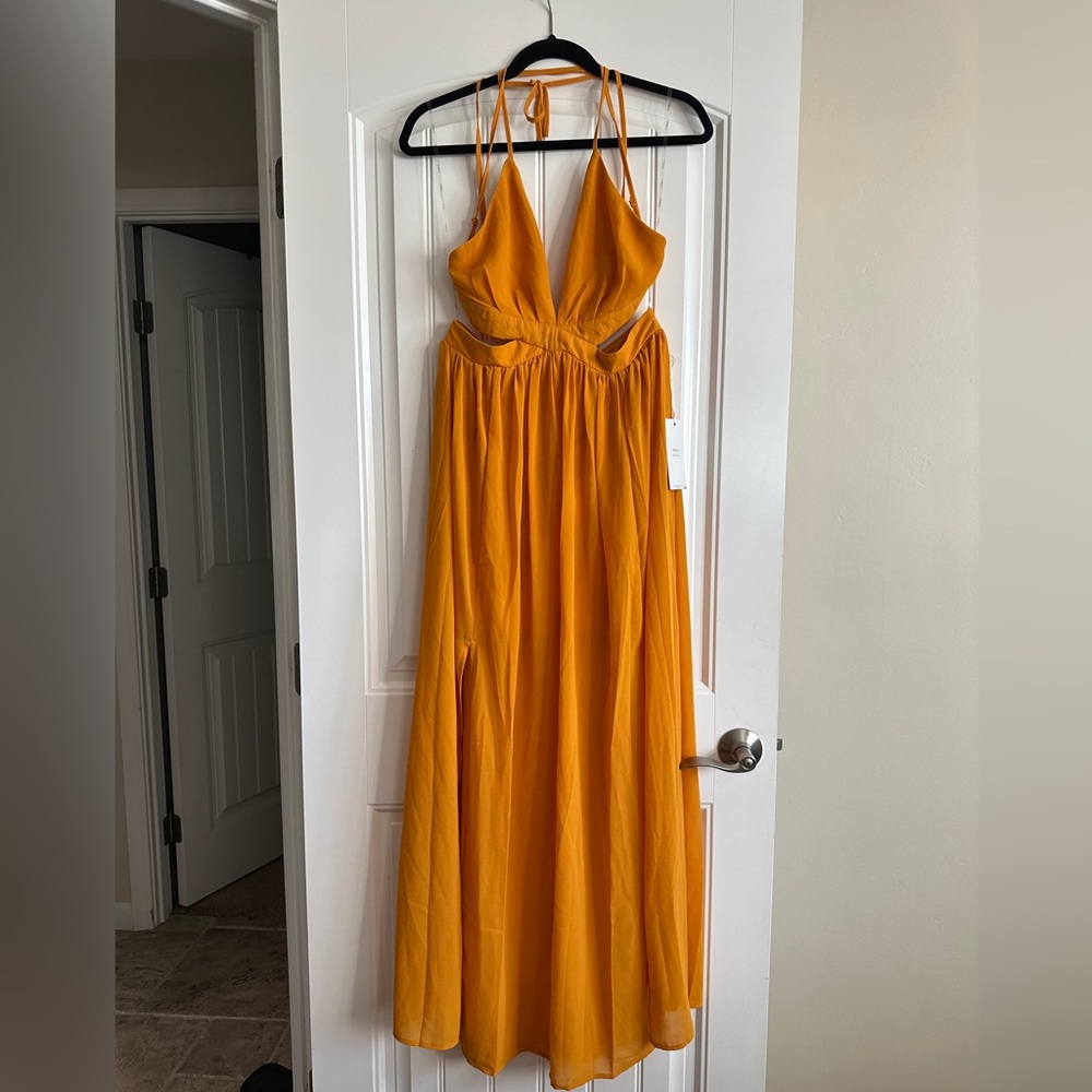 Blashe Marygold Yello Maxi Dress Size Large NWT